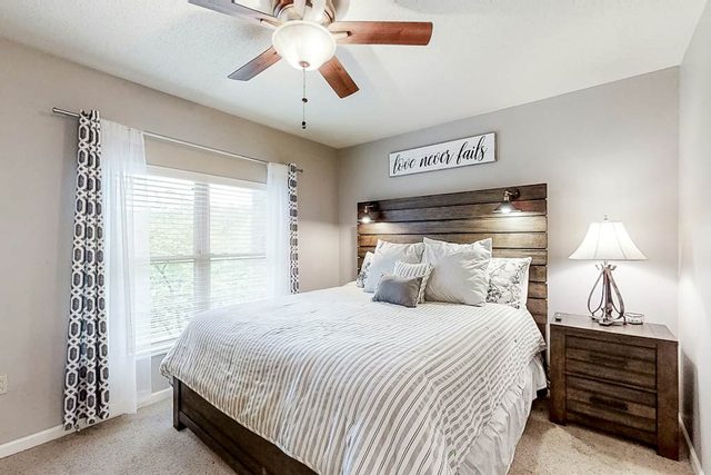 Serene Getaway, Shared Pool, Cozy Fireplace, Views