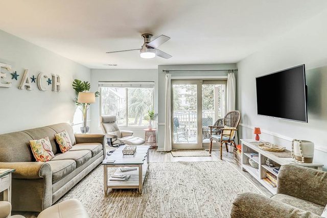 Courtside Villas Retreat w/pools & tennis courts - near beach & Coligny fun