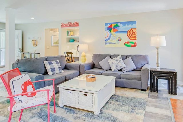 Newly-renovated condo w/ lagoon views, shared pool, & tennis courts