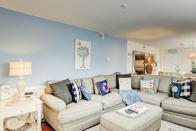 Charming Coastal Villa w/ Pools, Hot Tub, Gym & Private Beach Access