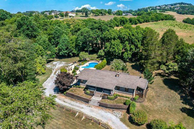 Private Pool, Hot Tub Fun, Serene Space, Game Room
