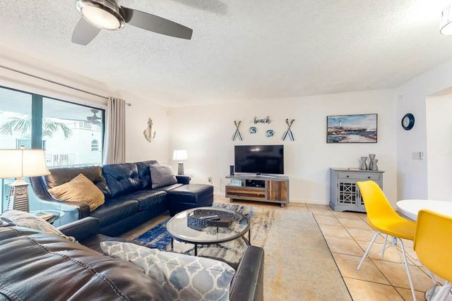 Quiet condo across from beach with Intracoastal view pool grill and fishing dock