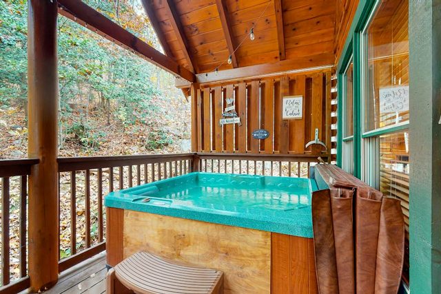 3.5 Mi to DT Pigeon Forge・Dog Ok! Getaway・Hot Tub