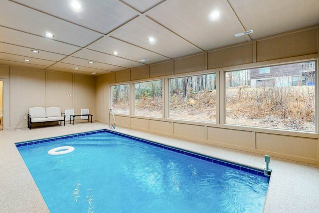 Indoor Pool Cabin Sleeps 12 Near Pigeon Forge with Hot Tub