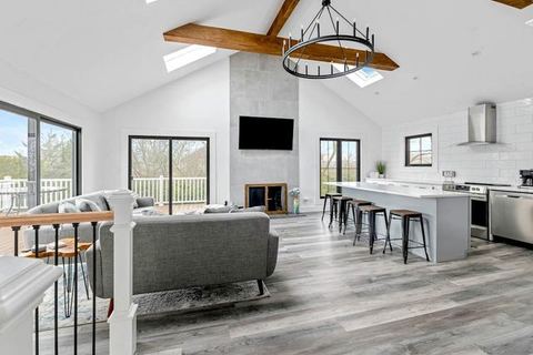 Marble & Sun in Hampton Bays