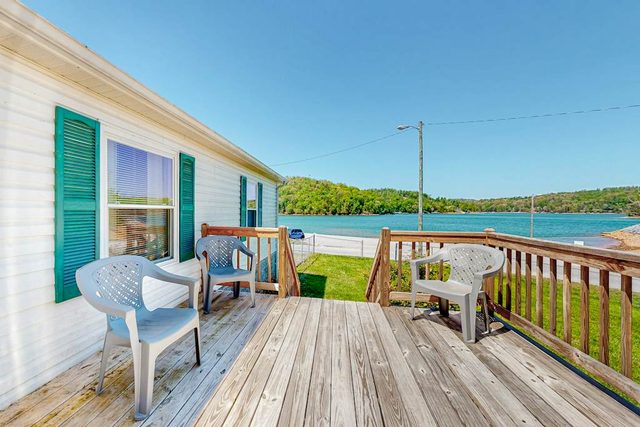 Riverfront Stay, Sleeps 6, Fire pit, Water View