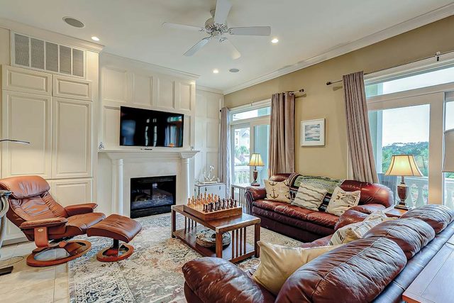 Beachfront beauty with pool access - fireplaces, jetted tub, balconies, & W/D