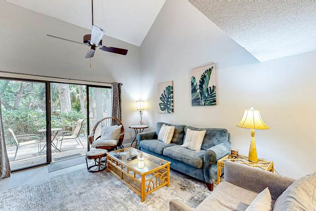 Lovely Condo w/ Shared Pool & Tennis - Dogs Welcome