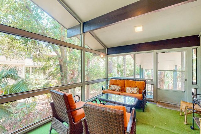 Old-Fashioned Beach House with Huge Screened Porch - Steps from the Beach