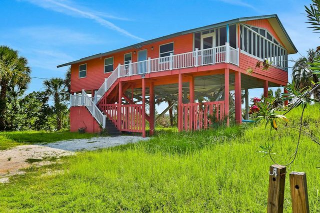 Coral Cottage House in Pine Island