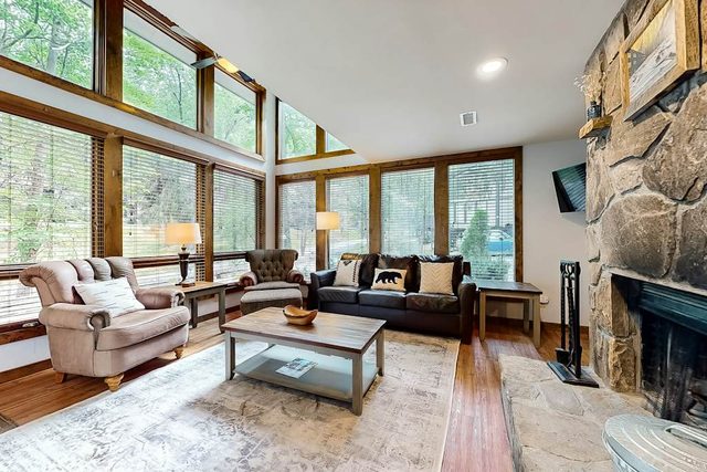 Walk to Ober | Fireplace | Sleeps 6