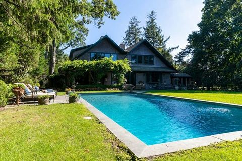 Cedar Crest Retreat in Southampton NY