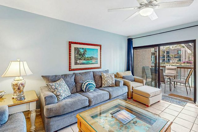 Multi-Level Townhouse with Pool, Hot Tub, & Tennis - Walk to the Beach