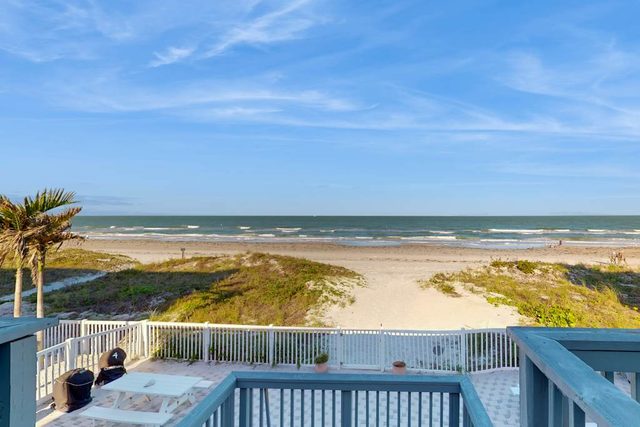 Beachfront condo with jaw dropping Gulf views full kitchen and central AC