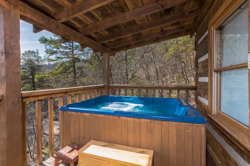 Secluded Smoky Mtn Cabin, Hot Tub, Views, Near Dolly
