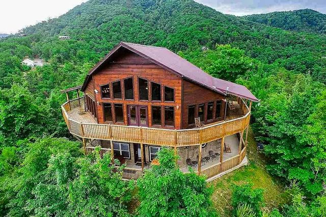 Luxe Cabin, Sleeps 12, Hot Tub, Deck, Panoramic Views