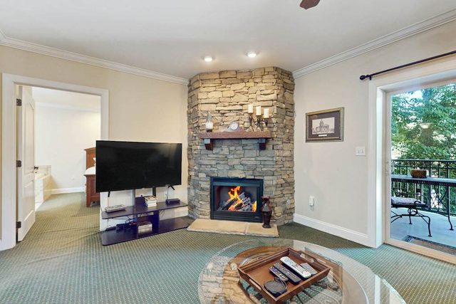 Walk to the Shops, Hot Tub, Heart of Gatlinburg