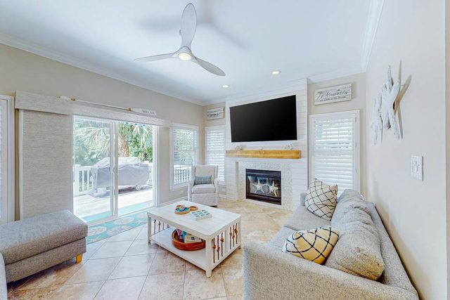 Family-friendly home near the beaches w/ a private, saltwater pool