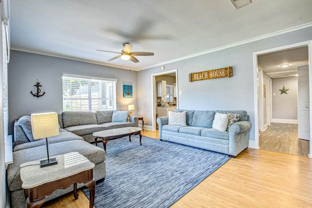 Spacious Dog-Friendly Retreat | Walk to Beach