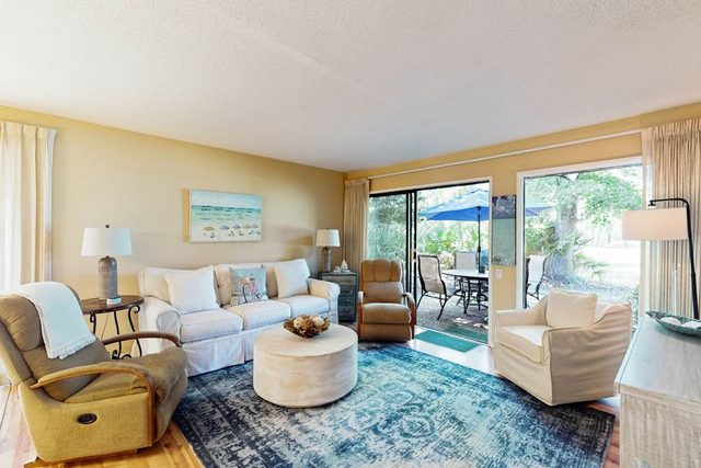 Coastal charm villa with golf-course views of Robert Trent Golf Course