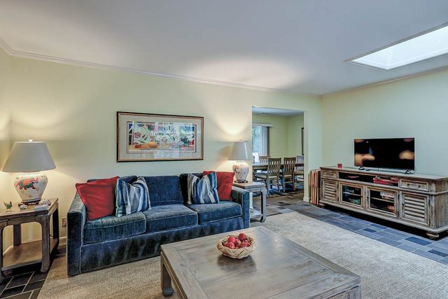 Classic Ranch-Style with Private Pool & Spa, Near the Beach