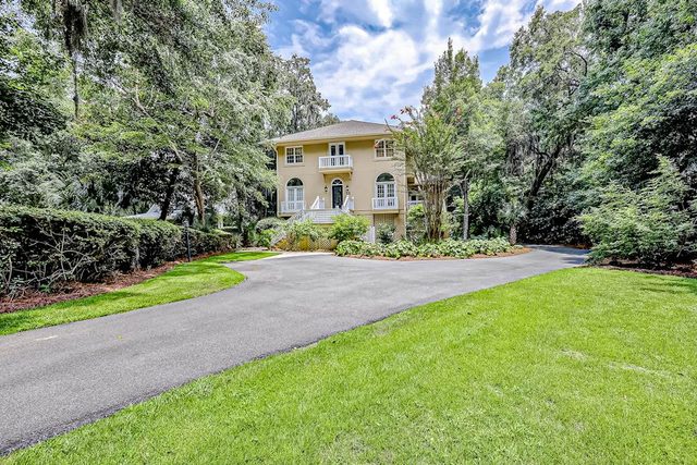 French Country home on Golf Course with deck & private pool