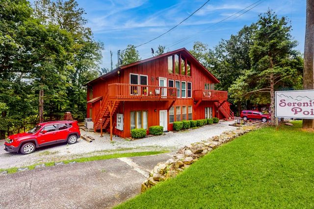 Hot Tub Retreat, Dog Friendly, Mountain Cabin Base
