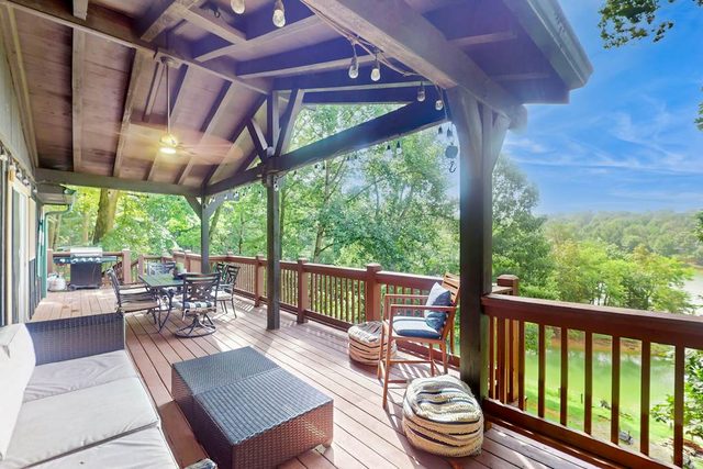 Douglas Haus | Dandridge TN Lakefront Cabin