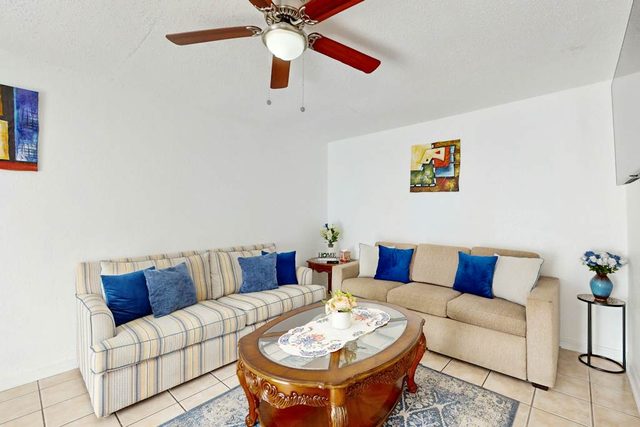 Centrally located dog friendly comfortable home with AC and WD