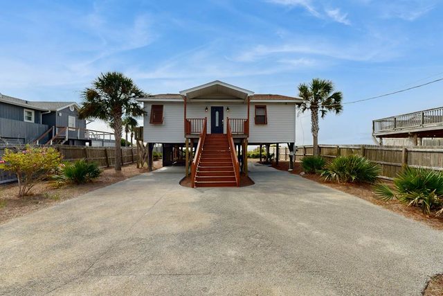 Oceanfront Property 'Folly Drifter' w/ Beach Access & Private Deck