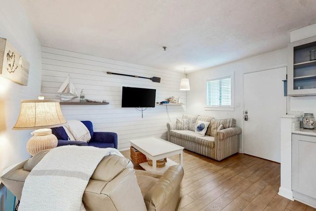 Riveting condo home with hot tub, sauna, tennis court, fitness room, & kitchen