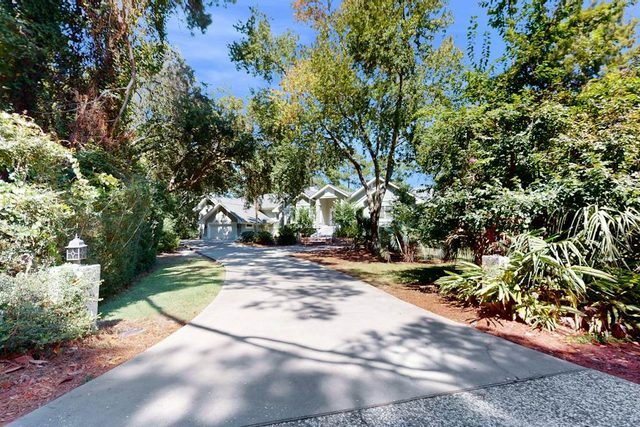 Amazing Family-Friendly House w/ Private Pool & Hot Tub, WiFi & AC - Near Beach