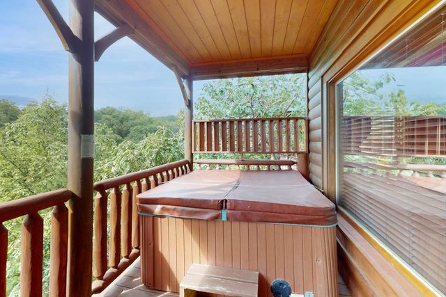 Cozy Log Cabin, Sleeps 4・Hot Tub・Amazing Mtn Views