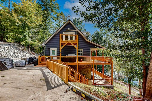 Lakefront Cabin, Sleeps 14・2 Level Dock・Sun Deck — Norris Lake, TN