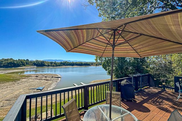 Serene Lakefront Home, Dock, Game room, Fire Pit