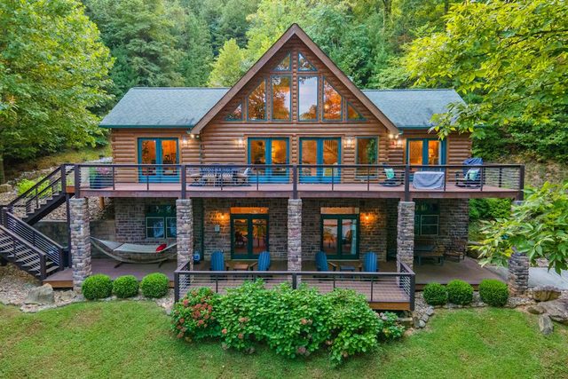 Hot Tub Escape, Waterfront Cabin, Private Dock