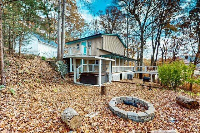 Near Downtown Dandridge Lakefront Escape・Pet OK!