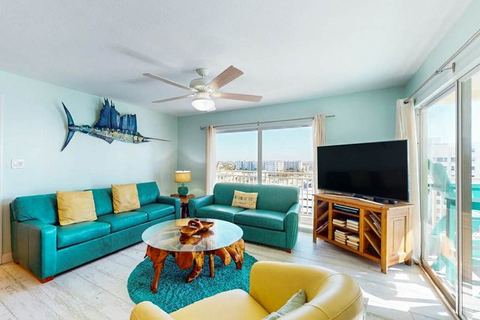 Custom beachfront condo w private balcony views heated pool hot tub AC — Redington Shores, FL
