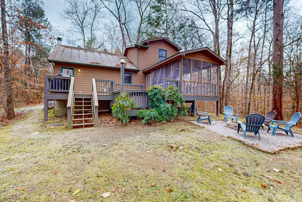 Serene Smoky Mtn Cabin・Games・Firepit・Porch・Hot Tub