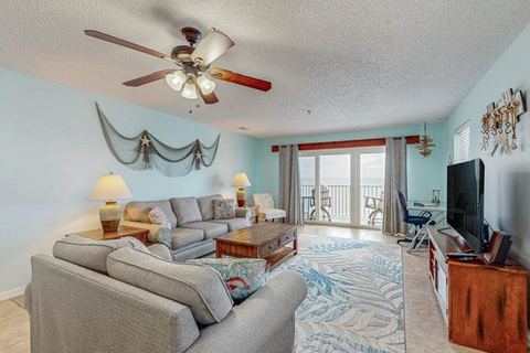 Upscale beachfront condo with dual balconies Gulf view pool hot tub and bocce — Madeira Beach, FL