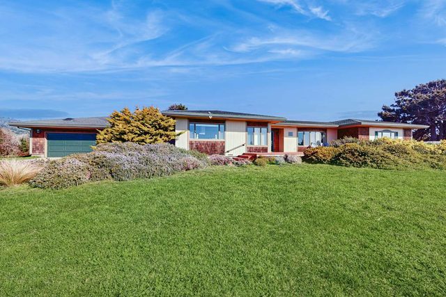 Large Luxury Home - Ocean View, Hot tub, Game Room