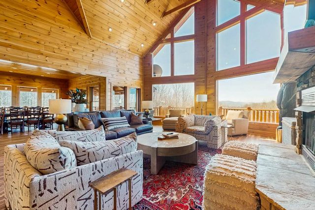 Luxe Gatlinburg Cabin・Hot Tub・Foosball・Pool table