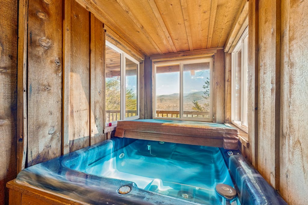 Townsend Cabin Retreat, Sleeps 4・Hot Tub・Fireplace
