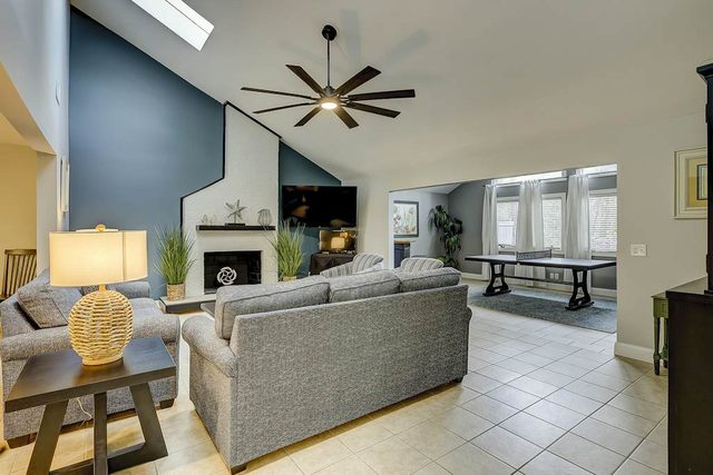 Sunny resort home in Sea Pines Resort near marina & shopping