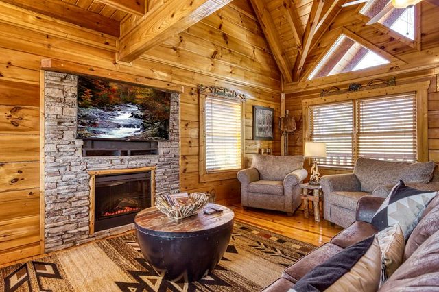 Storybook Mtn View Cabin, Sleeps 9, Hot Tub, Games