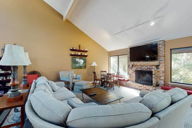 Lovely house with gourmet kitchen, screened porch, & open deck