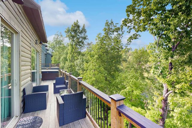 Sevierville Cabin, Mountain View, Hot Tub, Loft