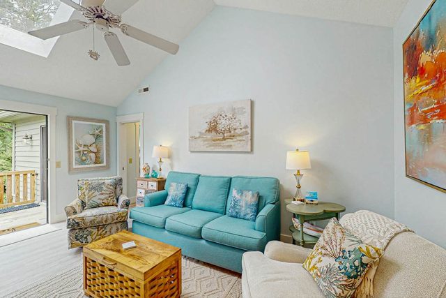 Charming condo with lagoons views, shared pool, golf nearby, and deck
