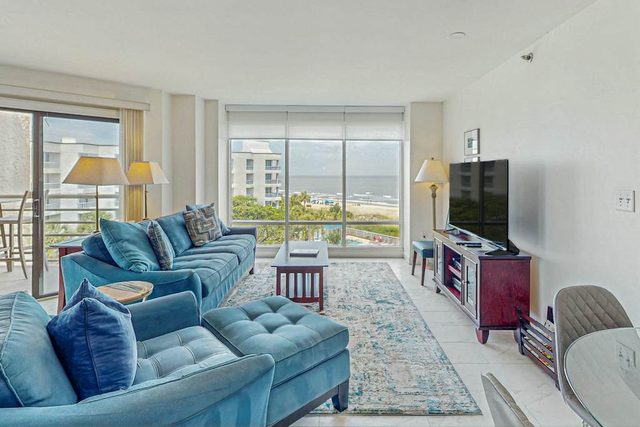 Oceanfront Villa with Shared Pools, Hot tub, and Beach Access
