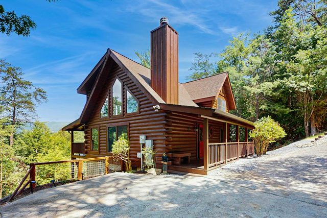 Panoramic Mountain Views, Secluded Cabin, Hot Tub